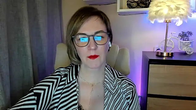 feliziaDesire online show from 10.30.25