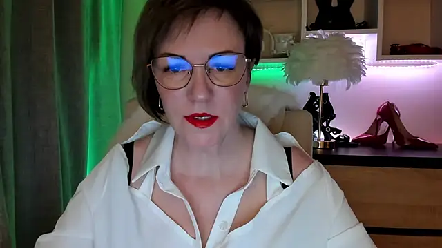 Snapshot of feliziaDesire chatting on 01.18.26 feliziaDesire online show from 01.18.26