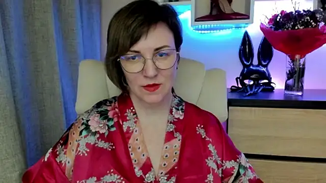 Snapshot of feliziaDesire chatting on 02.18.26 feliziaDesire online show from 02.18.26