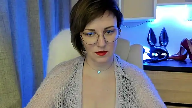 Snapshot of feliziaDesire chatting on 02.22.26 feliziaDesire online show from 02.22.26