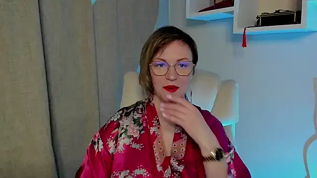 Snapshot of feliziaDesire chatting on 05.16.26 feliziaDesire online show from 05.16.26