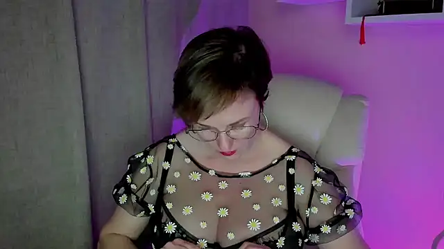 Snapshot of feliziaDesire chatting on 06.02.26 feliziaDesire online show from 06.02.26