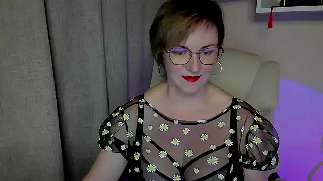 Snapshot of feliziaDesire chatting on 06.12.26 feliziaDesire online show from 06.12.26