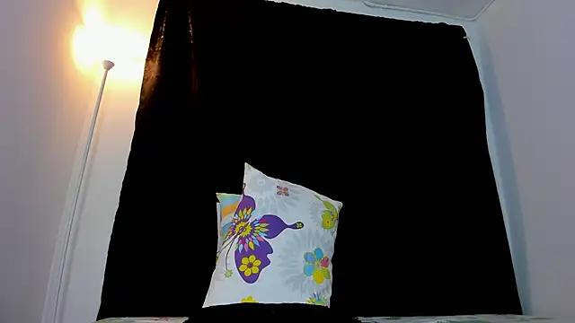 Snapshot of ice_grace chatting on 02.04.25 ice grace online show from 02.04.25