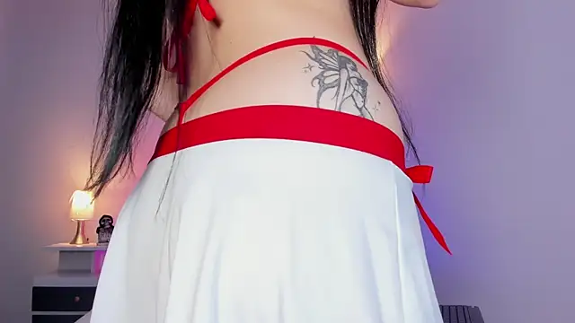 Snapshot of ice_grace chatting on 10.31.25 ice grace online show from 10.31.25