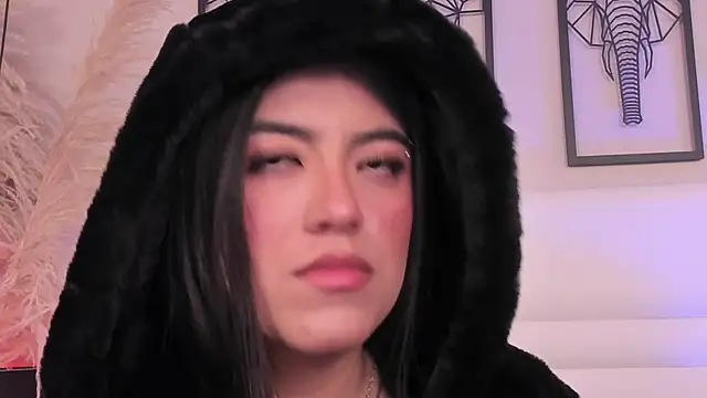 Rebeca jones online show from 12.05.25