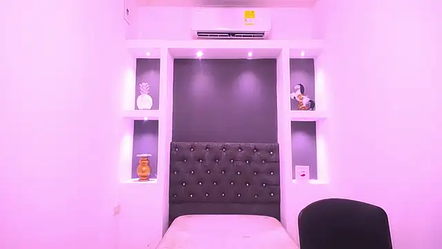 Snapshot of BeautyEyesxo chatting on 03.21.25 BeautyEyesxo online show from 03.21.25