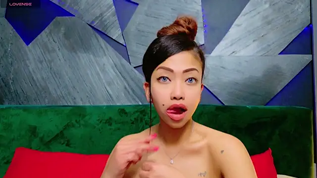 ElyaQuinn online show from 01.25.25