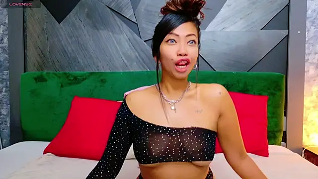 ElyaQuinn online show from 09.25.25