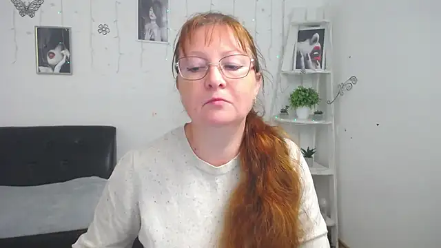 VanessaHotts online show from 10.04.25