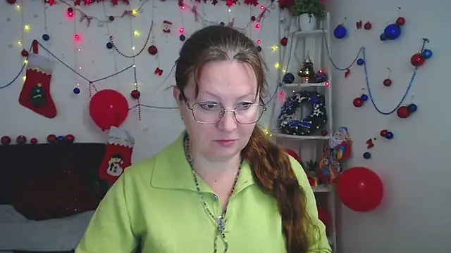 VanessaHotts online show from 12.17.25