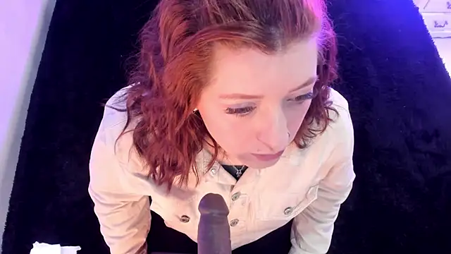 Snapshot of JulietaAlves chatting on 11.06.25 JulietaAlves online show from 11.06.25