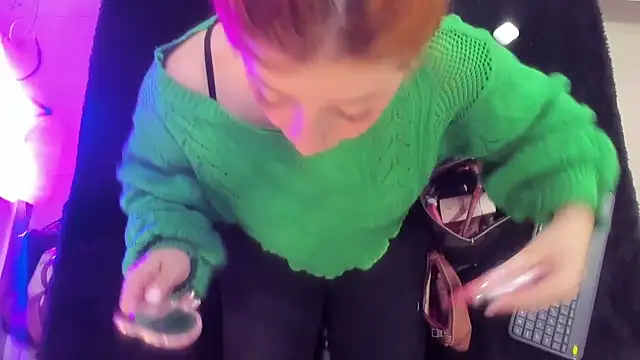 Snapshot of JulietaAlves chatting on 11.27.25 JulietaAlves online show from 11.27.25