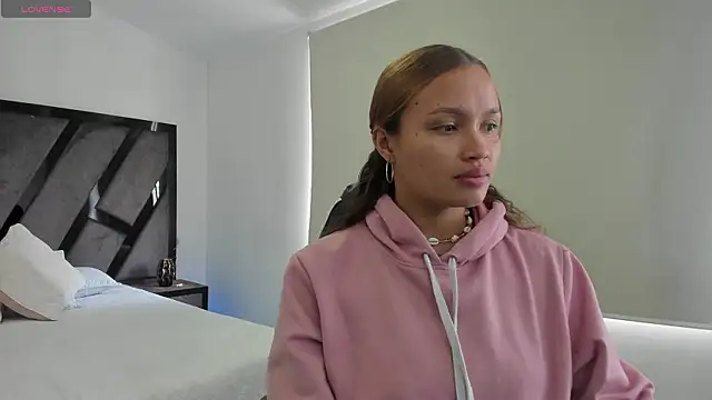 AnnieAndStefan online show from 03.13.26