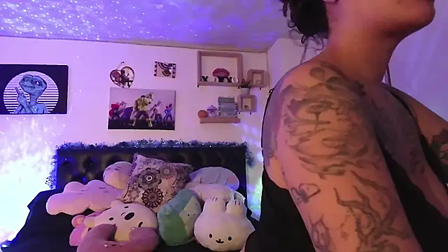 Snapshot of chanell_tattoo chatting on 12.16.24 chanell tattoo online show from 12.16.24