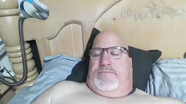 Bigbear0563 online show from 10.31.25