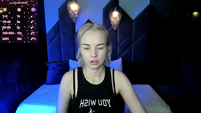 Snapshot of StephanieSweety chatting on 02.03.25 StephanieSweety online show from 02.03.25