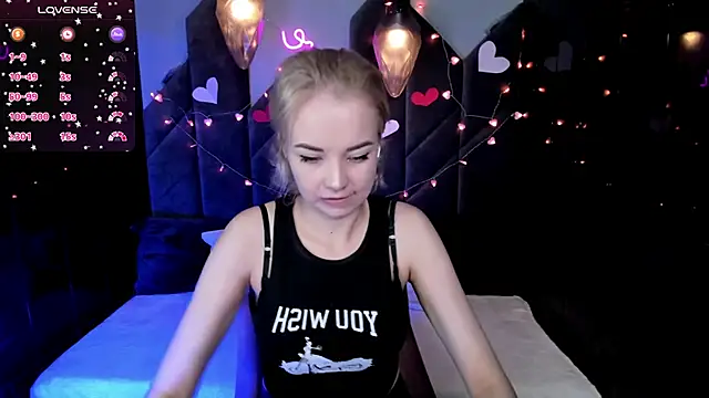 Snapshot of StephanieSweety chatting on 02.13.25 StephanieSweety online show from 02.13.25