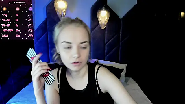 Snapshot of StephanieSweety chatting on 03.02.25 StephanieSweety online show from 03.02.25