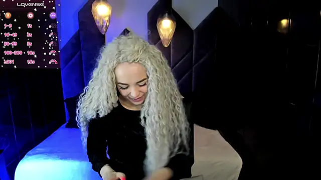 Snapshot of StephanieSweety chatting on 03.20.25 StephanieSweety online show from 03.20.25