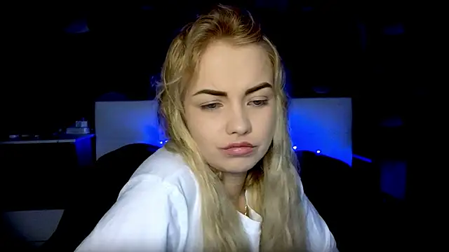 Snapshot of StephanieSweety chatting on 11.07.25 StephanieSweety online show from 11.07.25