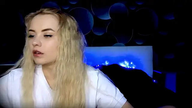 Snapshot of StephanieSweety chatting on 11.13.25 StephanieSweety online show from 11.13.25