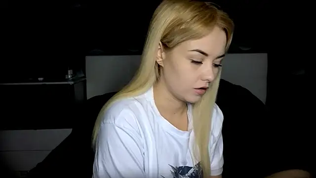 Snapshot of StephanieSweety chatting on 11.27.25 StephanieSweety online show from 11.27.25