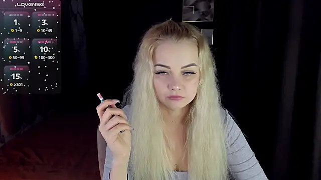 Snapshot of StephanieSweety chatting on 12.17.25 StephanieSweety online show from 12.17.25