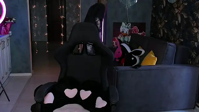 Snapshot of Blckmirrorr chatting on 09.25.25 Blckmirrorr online show from 09.25.25