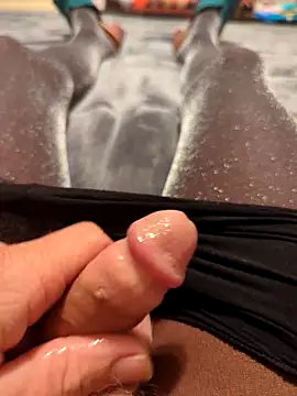 Snapshot of PantyhoseJasmine chatting on 10.27.25 PantyhoseJasmine online show from 10.27.25