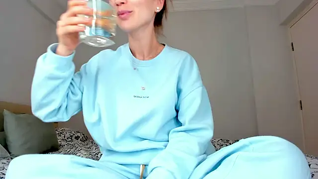 Miya Nika online show from 01.31.25