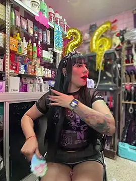 Snapshot of TamySweetness chatting on 02.20.26 TamySweetness online show from 02.20.26