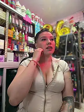 Snapshot of TamySweetness chatting on 02.26.26 TamySweetness online show from 02.26.26