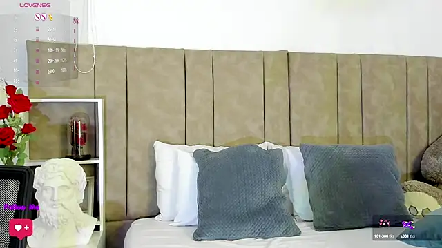 Snapshot of Isabellacharm chatting on 02.10.25 Isabellacharm online show from 02.10.25
