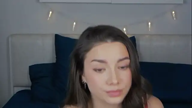 sinthiaroze online show from 12.25.24