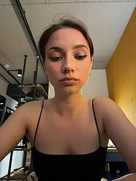 sinthiaroze online show from 09.19.25