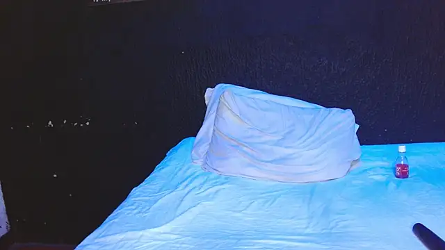 ASTRIDBULM online show from 12.19.25