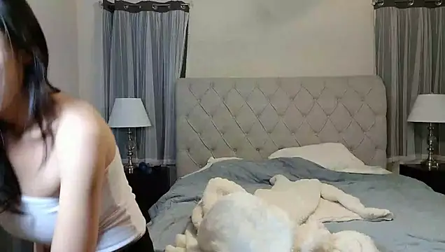 Snapshot of elisetutu69 chatting on 11.20.25 elisetutu69 online show from 11.20.25