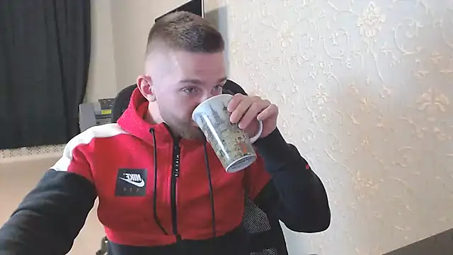 Marselle Laker online show from 01.08.25