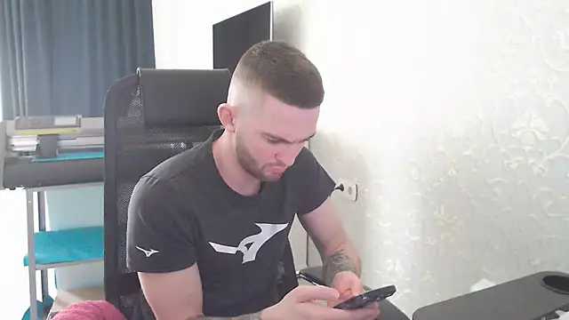 Marselle Laker online show from 03.22.25