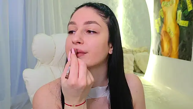 Snapshot of moniqque chatting on 02.03.26 moniqque online show from 02.03.26