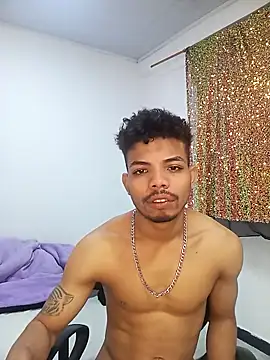 Snapshot of danidiazto2023 chatting on 02.18.25 danidiazto2023 online show from 02.18.25