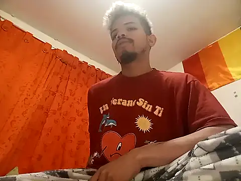 Snapshot of danidiazto2023 chatting on 10.16.25 danidiazto2023 online show from 10.16.25