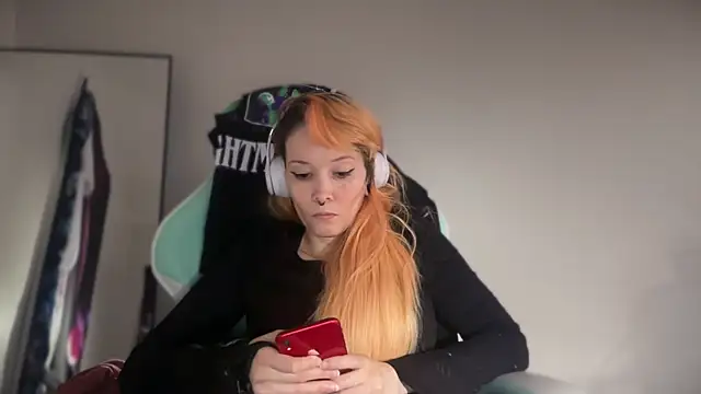 Snapshot of FRRANNKIE chatting on 02.20.26 FRRANNKIE online show from 02.20.26