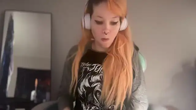 Snapshot of FRRANNKIE chatting on 02.23.26 FRRANNKIE online show from 02.23.26