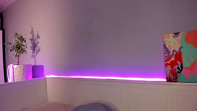 Snapshot of lina_stones chatting on 12.21.24 lina stones online show from 12.21.24