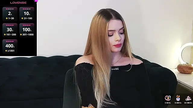Snapshot of Kailynn_Moenn chatting on 12.15.24 Kailynn Moenn online show from 12.15.24