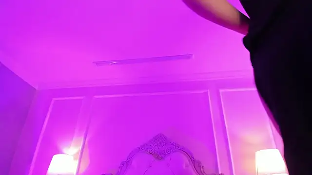 LucianaCarter online show from 10.16.25