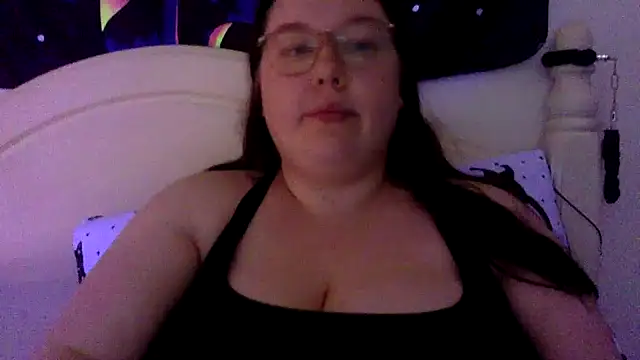 Snapshot of Sexycurvyemilyy chatting on 09.11.25 Sexycurvyemilyy online show from 09.11.25