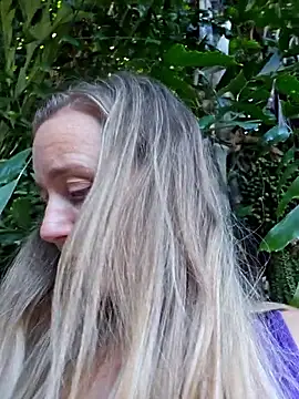 SkyelarSommer online show from 10.18.25